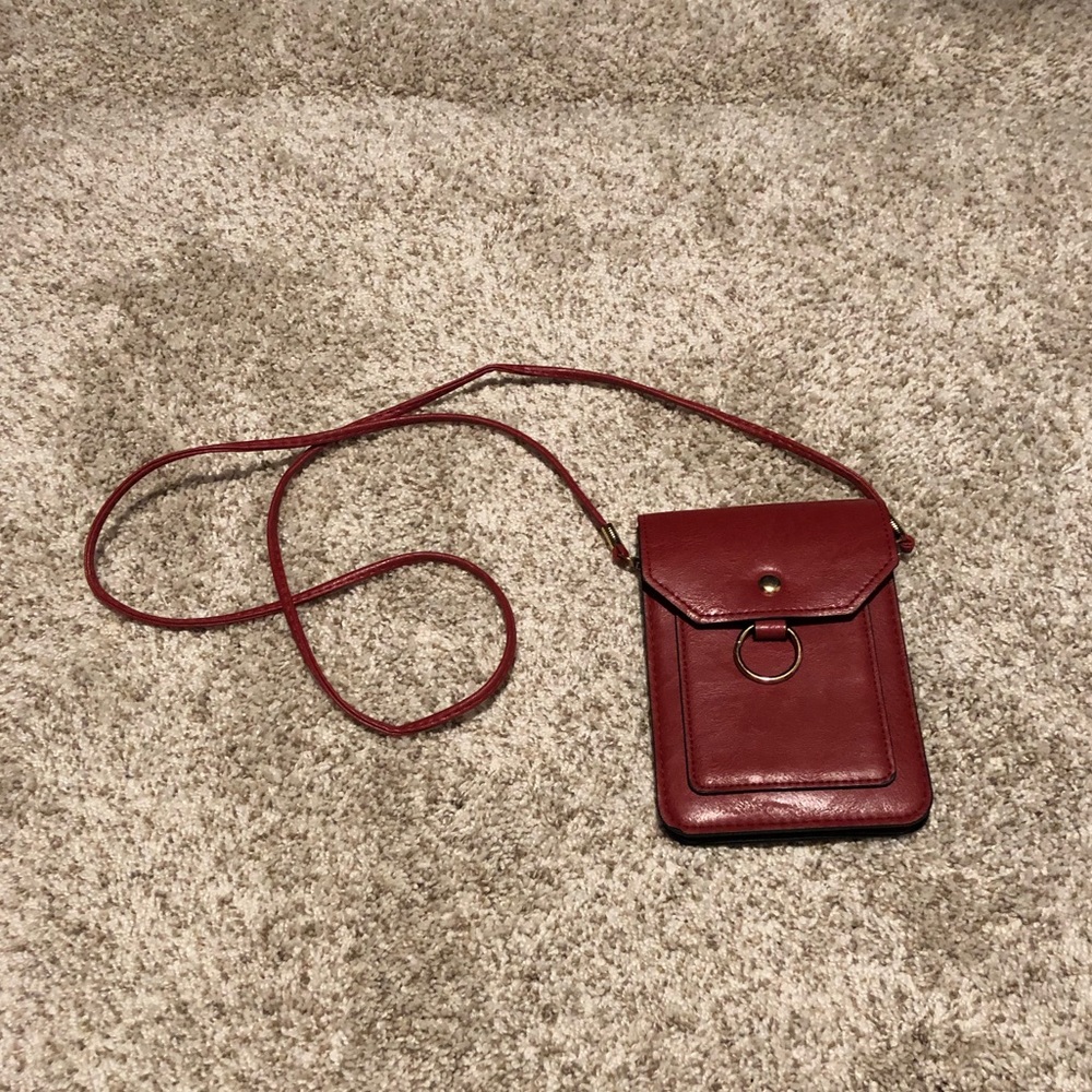 Cross body bag with phone spot